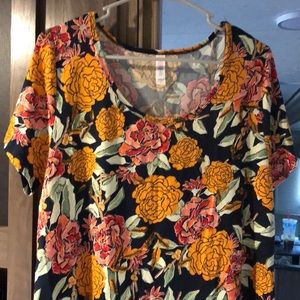 Free Lularoe piece with purchase of XL Classic T